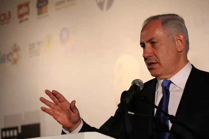 ביבי ה"ימני" שמסר את חברון והצביע בעד ההתנתקות, הוא יחלץ אותנו?  נתניהו