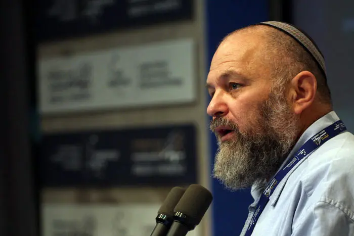 "הגיעו לידי ידיעות לפיהן בשעות האחרונות נקראים ערביי ישראל להצביע לקדימה". איתם