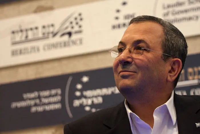 "אני קורא גם למפלגת קדימה לפתוח במו"מ קואליציוני עם הליכוד". ברק