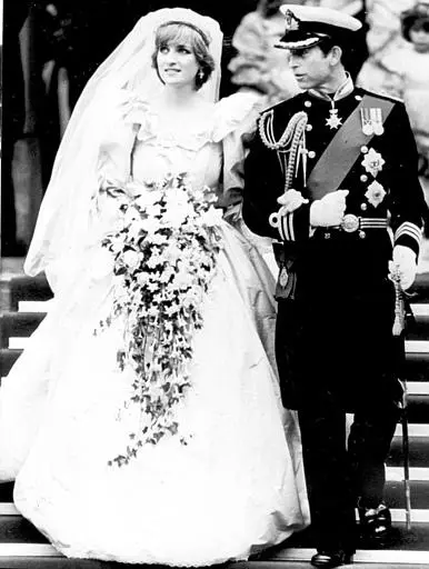 דיאנה והנסיך צ'רלס מתחתנים