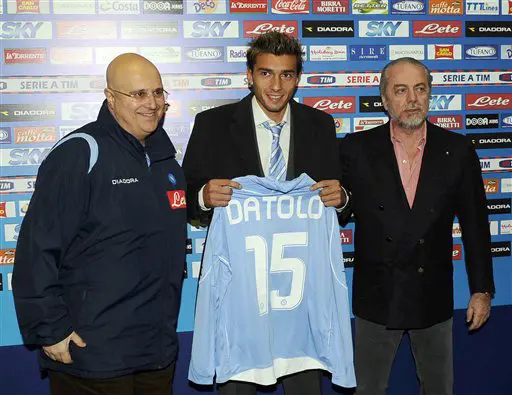 מארינו החליט להחתים את דאטולו, בניגוד לדעת המאמן, ומכאן החל כדור השלג להתגלגל. דה לורנטיס, דאטולו ומארינו ברגע המכונן של העונה