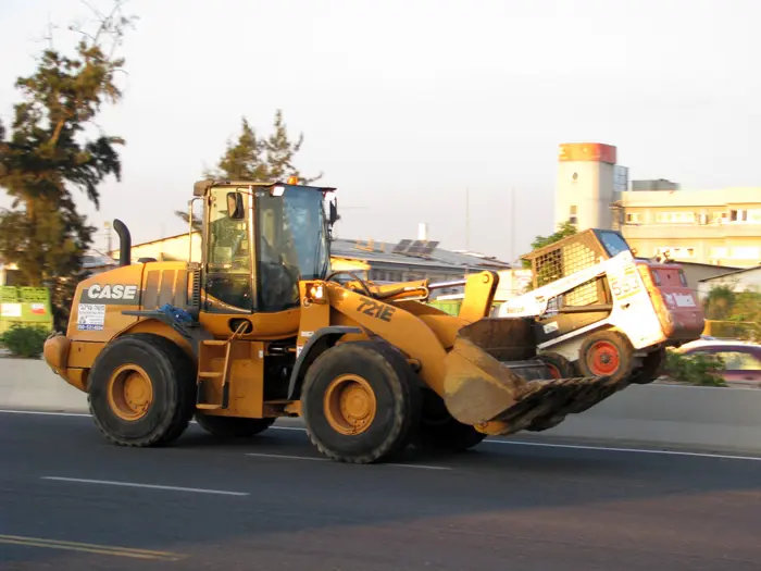 "להתיר למי שהממשלה מבקשת להקפיא את בניית ביתו להפגין"