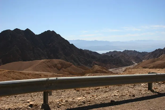 תנועה תיירותית ערה בדרך לאילת