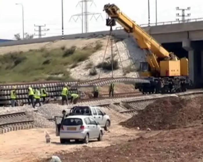 השלמת הרפורמה בתחבורה הציבורית וקידום הנחתן של מסילות רכבת