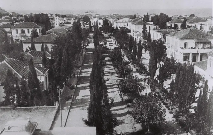 ב-1909 שונה שמה של העיר מאחוזת בית לתל אביב