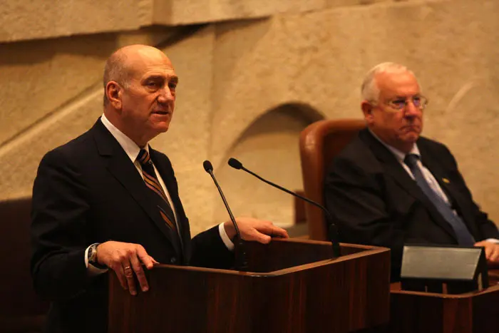"העובדה שאני ושרת החוץ לבני ניהלנו מדיניות שלום פעילה, העניקו לישראל מרחב גיבוי לפעולותיה בלבנון ובעזה". אולמרט
