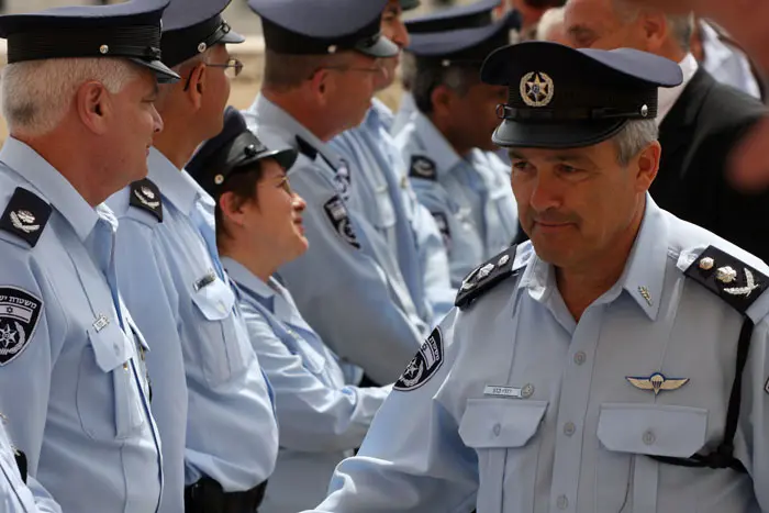 בעד משטרה עירונית תחת פיקוד המשטרה ונגד שיטור עירוני תחת אחריות הרשויות. כהן