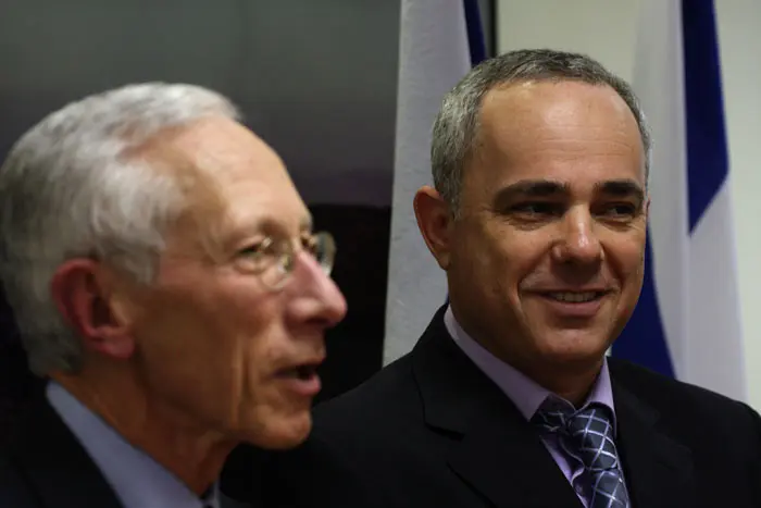 שטייניץ ופישר. מיישרים קו