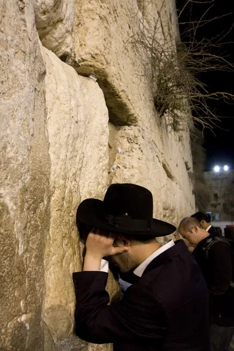 סחף אדיר של חרדים המשקיעים במט"ח שגם הרבנים לא הצליחו לעצור