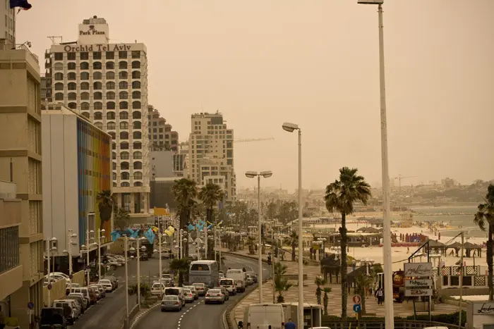 הסיבה לזיהום האוויר הגבוה היא שקע שרבי שהגיע מכיוון צפון אפריקה, והסיע לאזורנו אבק רב.