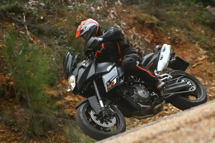 KTM 990 SMT במחיר של 130 אלף שקל