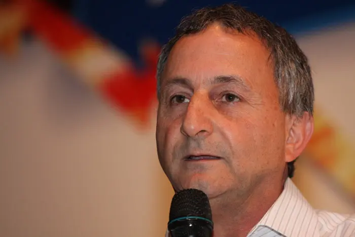"למנכ"ל ניסיון מקצועי רב בתחומי עיסוקה של החברה". הרצל עוזר