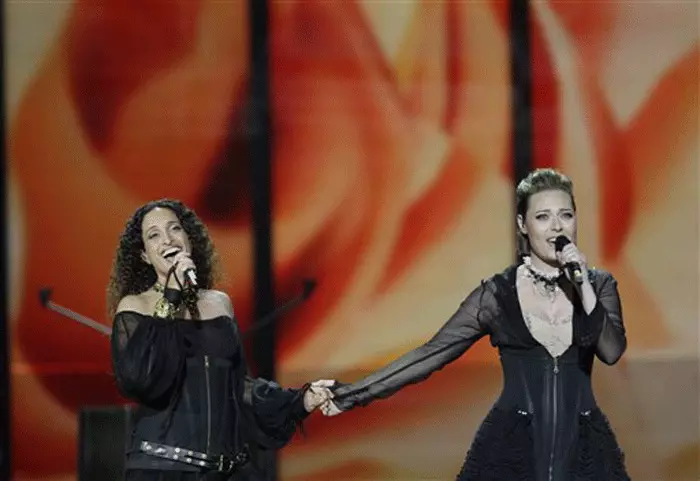 מירה עווד ואחינועם נינה מופיעות באירוויזיון 2009