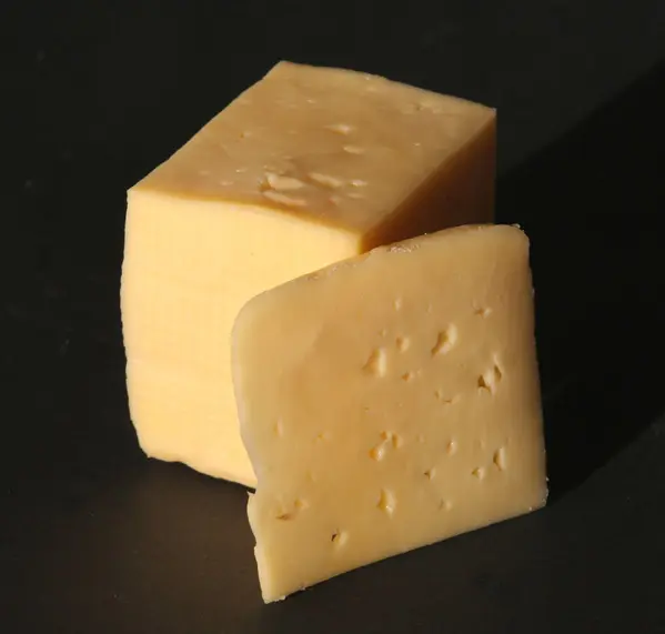 שוויה של סך כל הסחורה שנגנבה, כ-35 טונות גבינה צהובה, הוערך ביותר מחצי מיליון שקלים