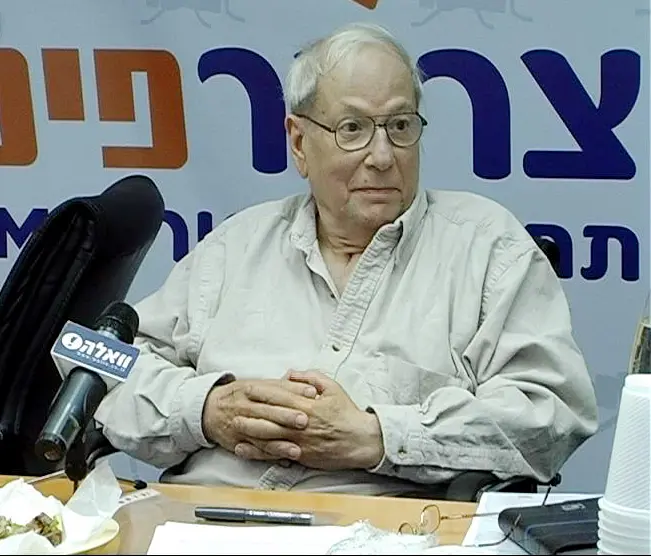 אחריו המבול. קניוק