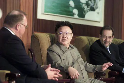צפון קוריאה איימה כי לא תהסס להשתמש בנשק הגרעיני שלה "במתקפה חסרת רחמים". קים