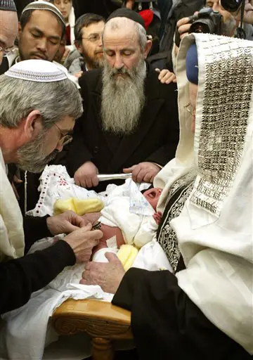 "הזכות הבסיסית של הילד לשלמות גופו עולה בחשיבותה על זכויות ההורים"