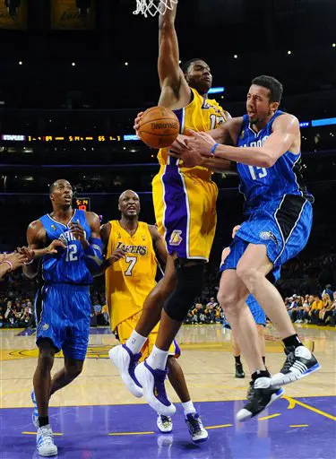 חוזר למדים הכחולים! טורקוגלו מול ביינום בגמר ה-NBA של 2009