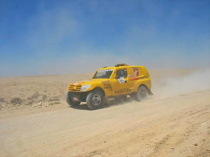 הימן וסגל. סימו בזכות הספורטיביות של אלה בתמונה למעלה