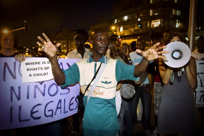 "סיפור הפליטים נראה ככיסוי", הפגנת עובדים זרים בתל אביב