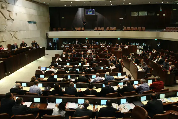 רוב של 63 תומכים מול 32 מתנגדים. בשנתיים הקרובות יהיה בישראל תקציב דו שנתי