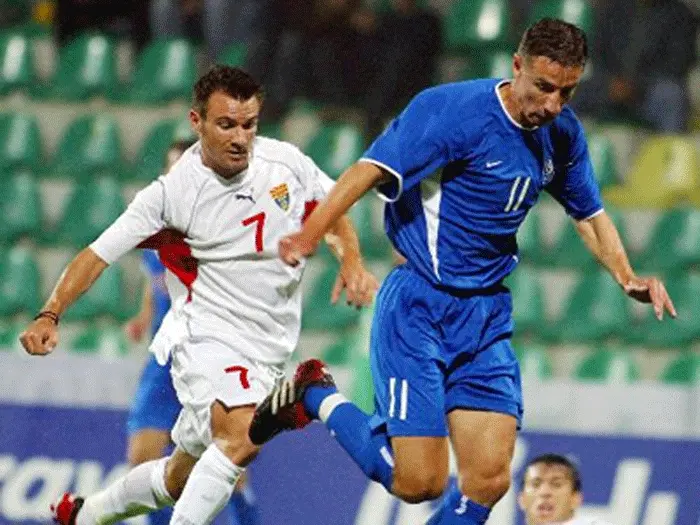 למעלה מ-30 הופעות בנבחרת מקדוניה. טריאנוב משמאל