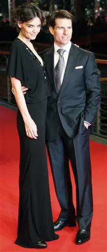 קייטי הולמס בשמלת אסקדה בפסטיבל הסרטים בברלין, 2009