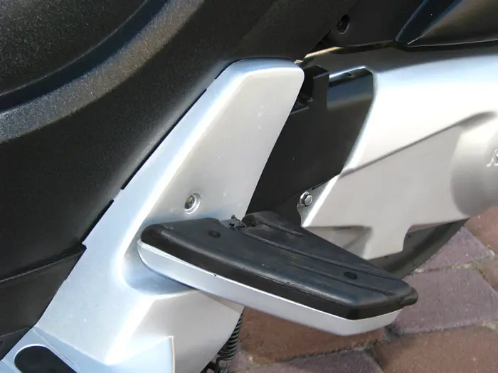 רגליות מורכב נוחות ושימושיות ובכלל למורכב נוח למדי עליו