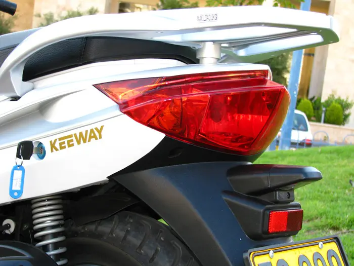 מגיע גם עם סבל מקורי