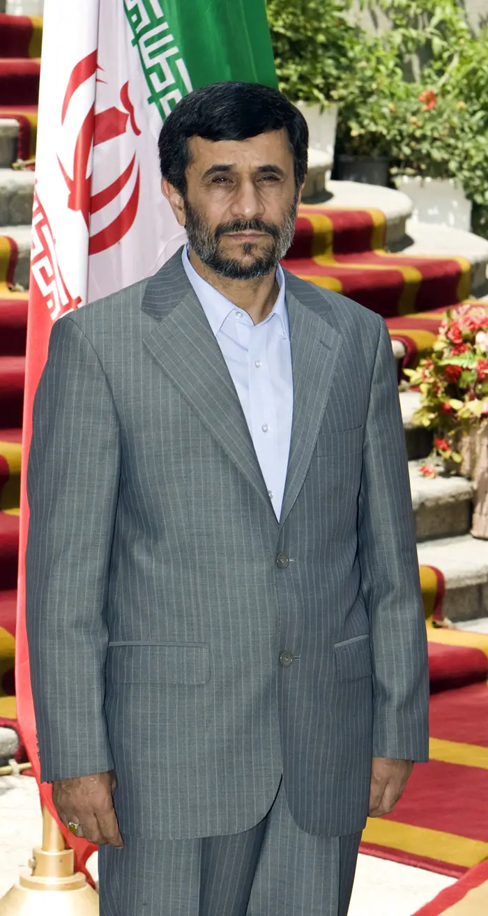 שלשום אישר האייתוללה עלי חמינאי אישר באופן רשמי את מינויו של מחמוד אחמדינג'ד לנשיא אירן