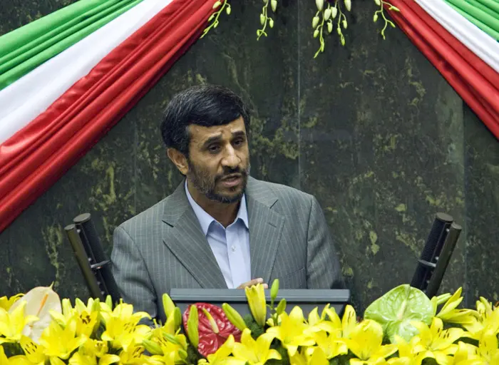 נשיא אירן אחמדינג'ד אמר כי לא ינהל לעולם משא ומתן על "זכויות הגרעין" של ארצו