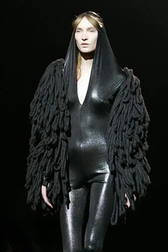 מרטין מרג'יאלה  חורף 2010 בשבוע האופנה בפריז