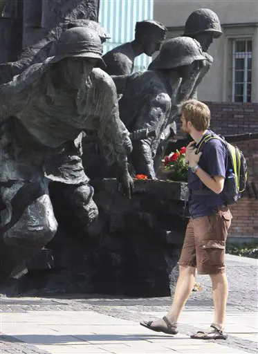 אנדרטה לזכר הרוגי המחתרת הפולנית שלחמה בנאצים