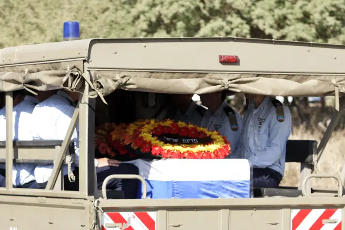 "אירוע שחורג מגבולות חיל האוויר". ארונו של אסף רמון, אתמול בנהלל