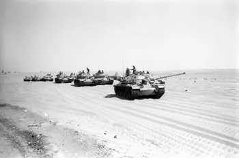 הטנק המשיך להילחם עצמאית מול גשר הפירדאן וספג פגיעה ישירה של פגז. טנקים בחזית המצרית