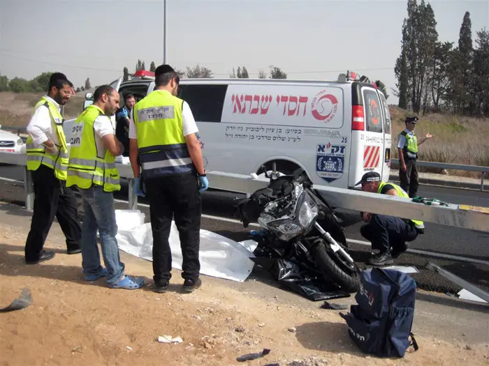 שני נוסעי הרכב המסחרי נפצעו באורח קל