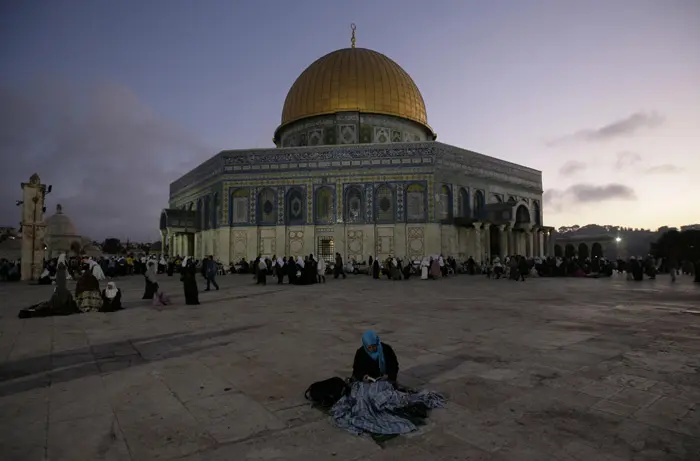 האם זכויותיהם של המתפללים היהודים והמוסלמים שוות?