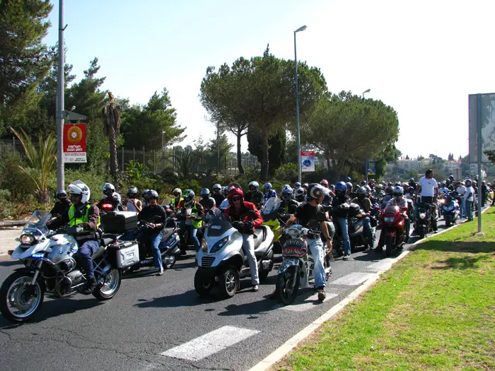 מאות אופנוענים הקיפו את משכן הכנסת