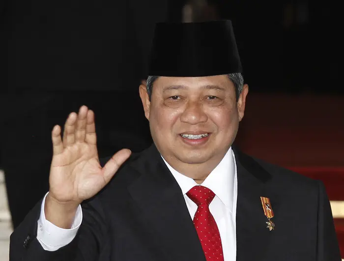 "למרות שזה קשה, אני חייב להמשיך", מתוך שיר הנושא באלבומו השלישי של נשיא אינדונזיה