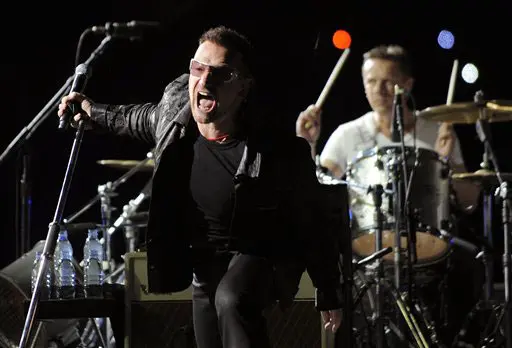 מה הייתם מעדיפים לראות? U2 בהופעה