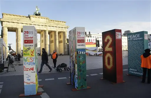 חגיגות 20 שנים. אבני דומינו שיופלו כחלק מחגיגות נפילת החומה בברלין