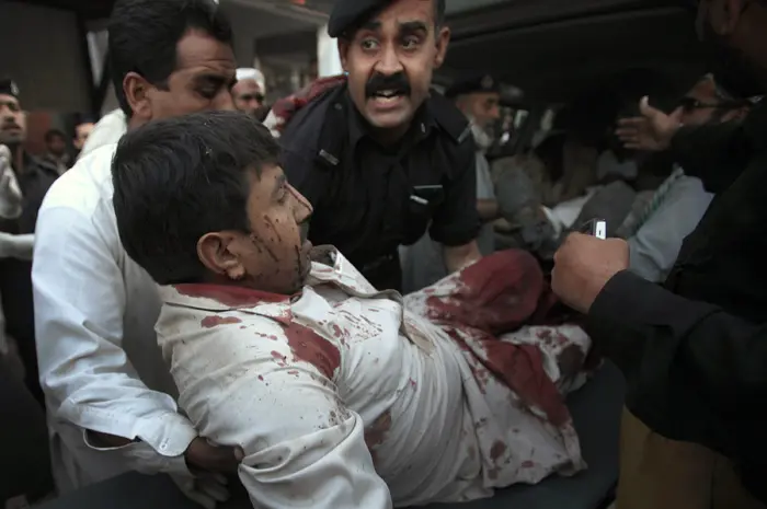 לפחות 20 בני אדם נהרגו בפיגוע תופת בצ'רדסה סמוך לפשוואר שבפקיסטן