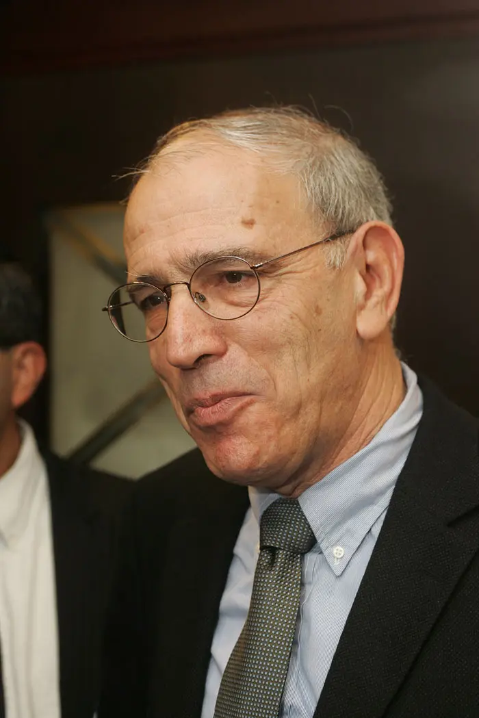אומ"ץ הגישה את העתירה נגד לדור בעקבות החלטתו שלא להעמיד את ראש הממשלה לשעבר אולמרט לדין בפרשת בנק לאומי