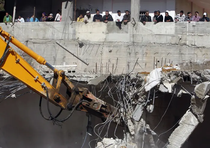 ""העירייה מקיימת את החלטות בית המשפט, במערב ומזרח העיר"