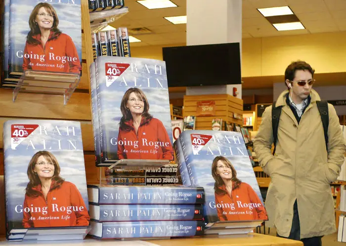 ספרה של שרה פיילין מוצג בחנויות