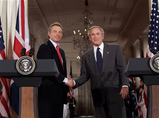 הוועדה צפויה לשאול את בלייר באיזה שלב הבטיח לג'ורג' בוש כי בריטניה תתמוך בפעולה צבאית נגד עירק