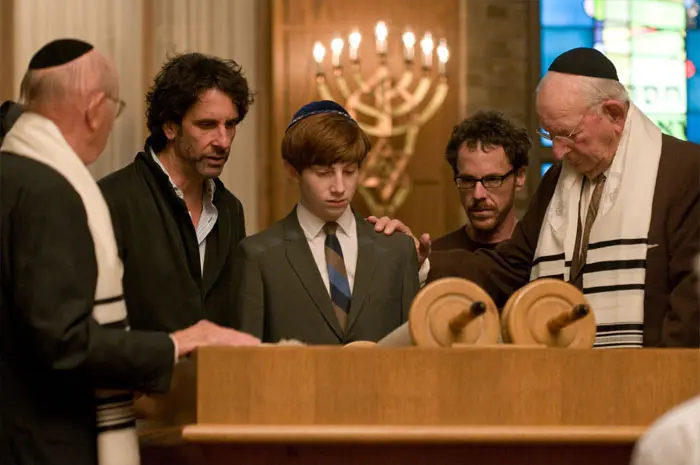 רוצה לעשות סרט שיזכיר מבחינת התכנים את "יהודי טוב" של האחים כהן. מתוך "יהודי טוב"