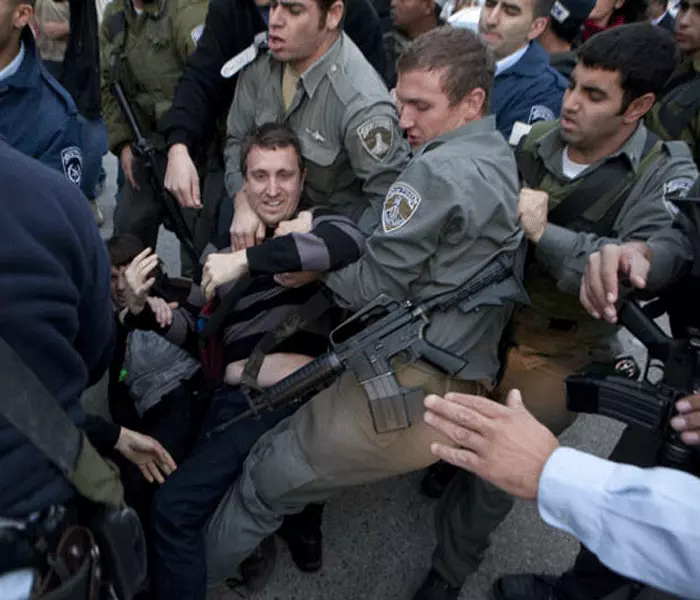 עימותים בין פעילי שמאל ושוטרים בשייח' ג'ראח