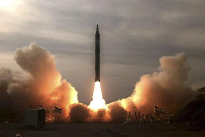 אירן הודיע שערכה ניסוי בטיל בעל יכולת לשאת נשק גרעיני היכול להגיע לישראל