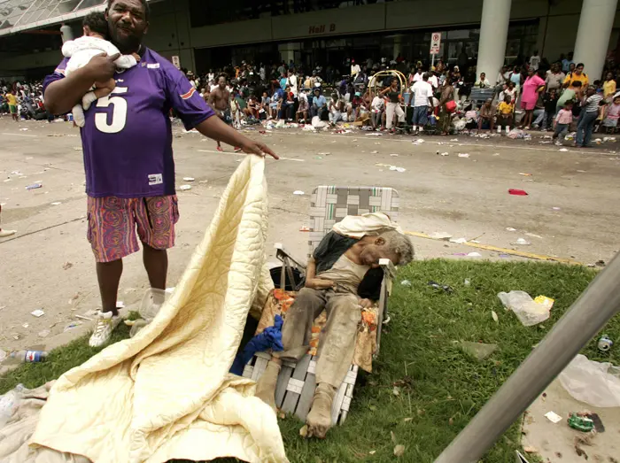 גופה של אדם שנהרג בניו אורלינס לאחר הוריקן קטרינה, 1 בספטמבר 2005